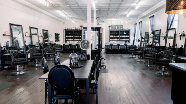 Salon Noir